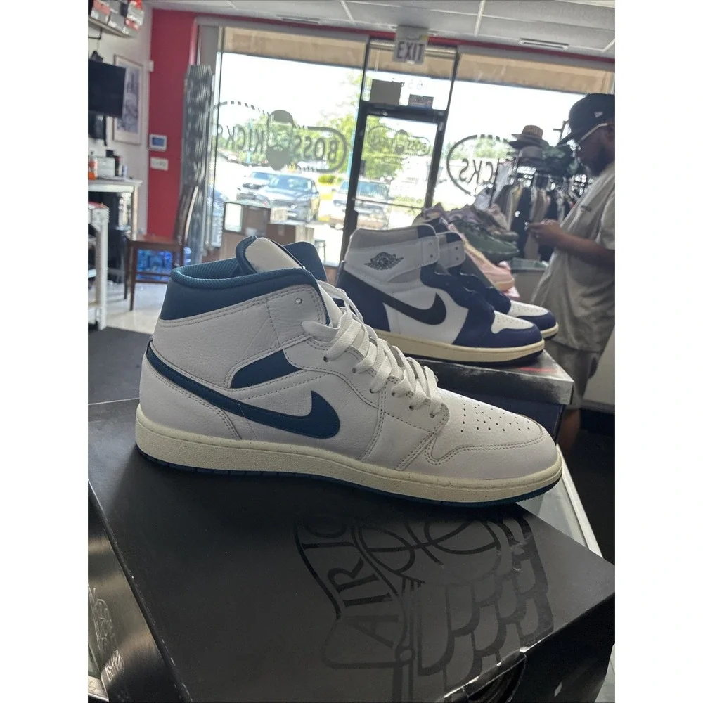 Nike Air Jordan 1 Mid SE White Industrial Blue White FN5215-141 Men's SZ 13 New